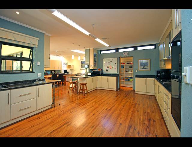7 BEDROOM HOUSE FOR SALE IN ORCHARDS